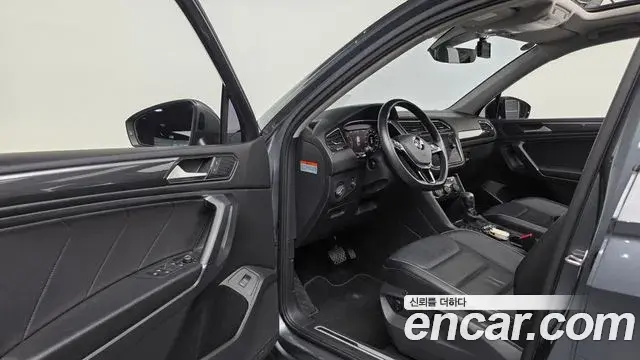 Volkswagen Tiguan Allspace 2018 — ფოტო 24/34
