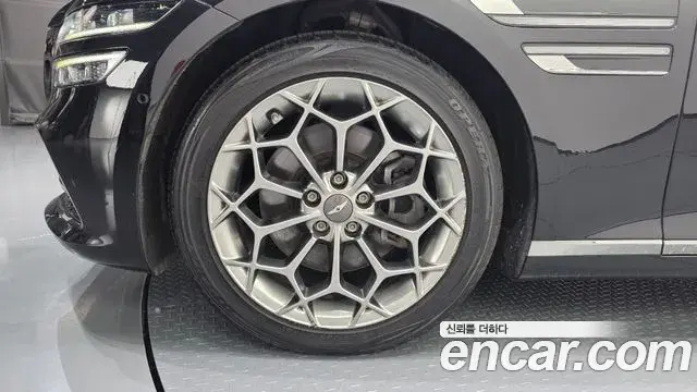 Genesis Electrified G80 2020 — Photo 5/20