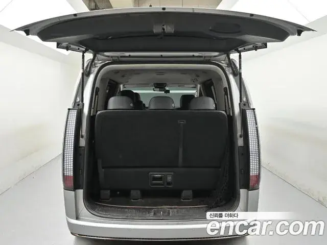 Hyundai Staria 2022 — Şəkil 18/20