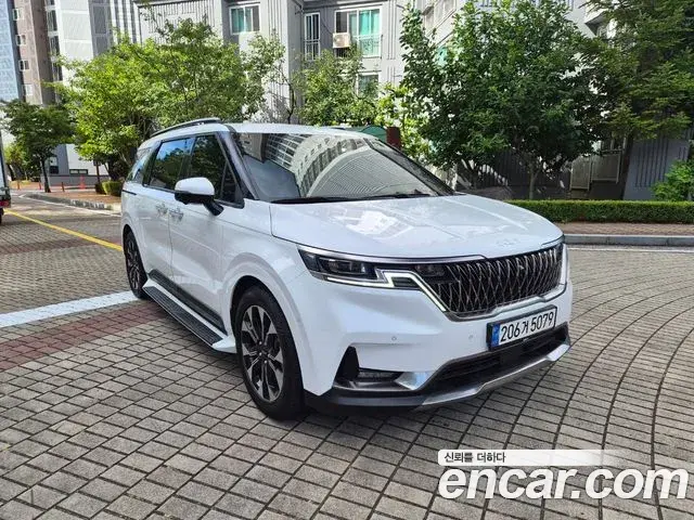 Kia Carnival 2023 — Фото 2/20