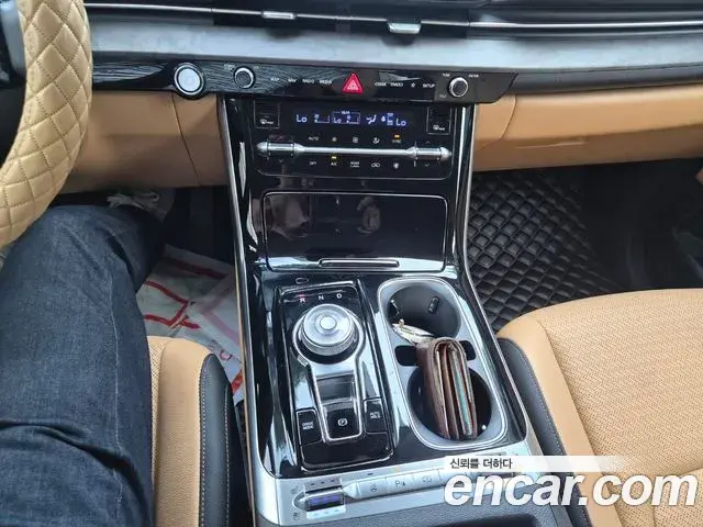 Kia Carnival 2023 — Фото 16/20