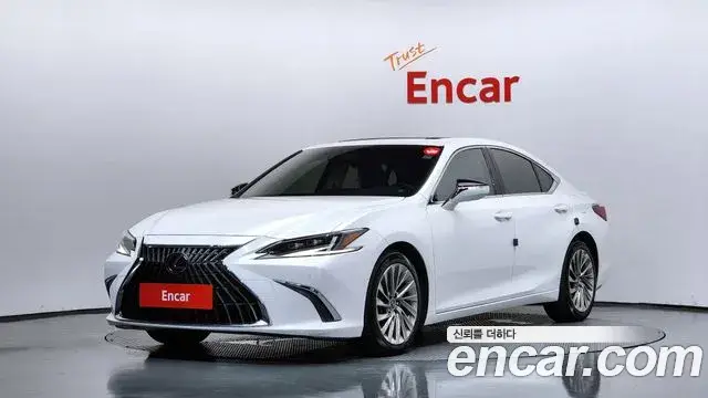 Lexus ES300h, 2023