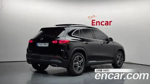 Mercedes-Benz GLA-Class 2020 — Фото 2/20