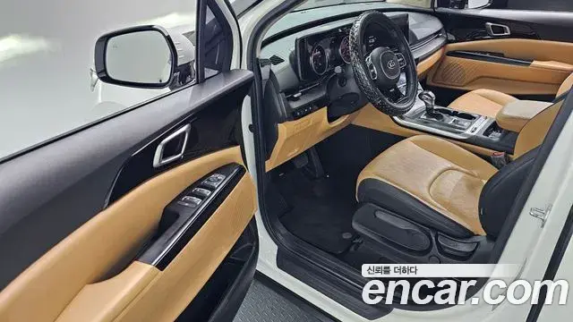 Kia Carnival 2021 — Photo 10/20