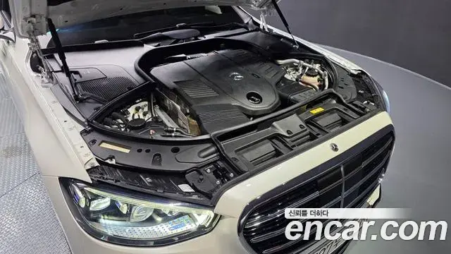 Mercedes-Benz S-Class 2022 — Photo 6/20