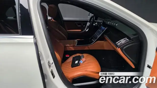 Mercedes-Benz S-Class 2022 — Photo 11/20