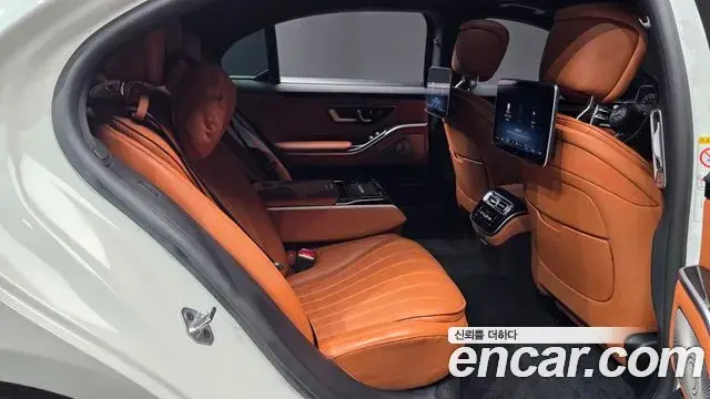 Mercedes-Benz S-Class 2022 — Photo 12/20