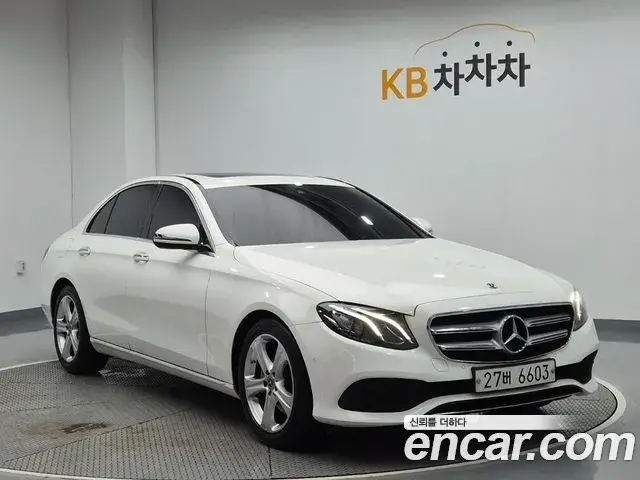 Mercedes-Benz E-Class 2018 — Photo 18/20