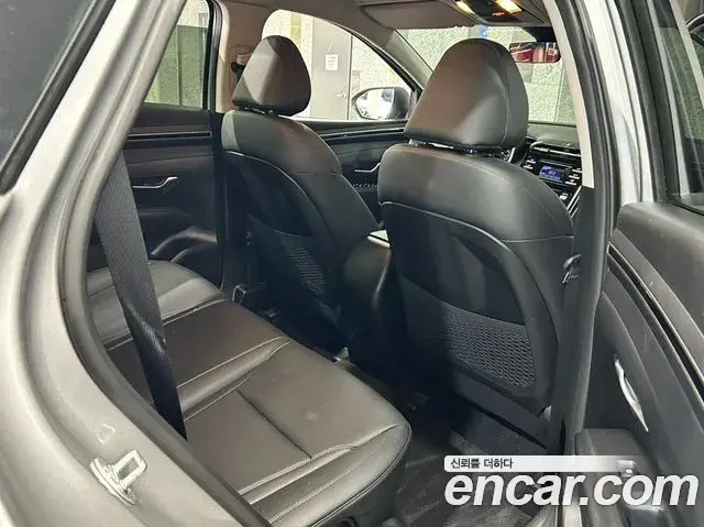 Hyundai Tucson Hybrid 2022 — Photo 10/20