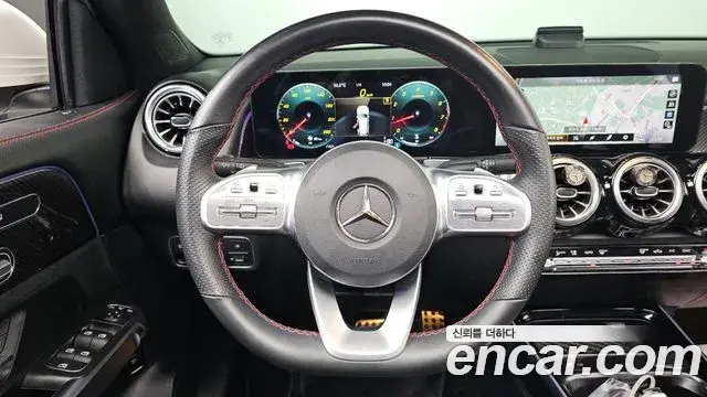 Mercedes-Benz GLB-Class 2021 — Фото 14/20