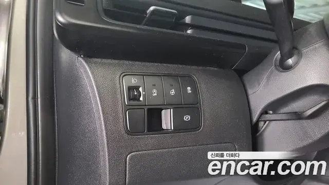Hyundai Staria 2024 — Фото 18/20