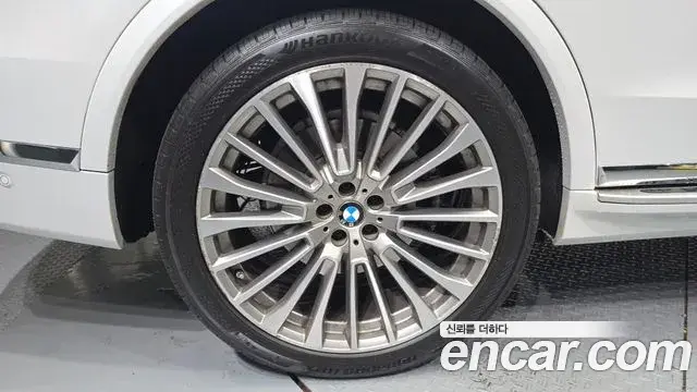BMW X7 2022 — Фото 4/20