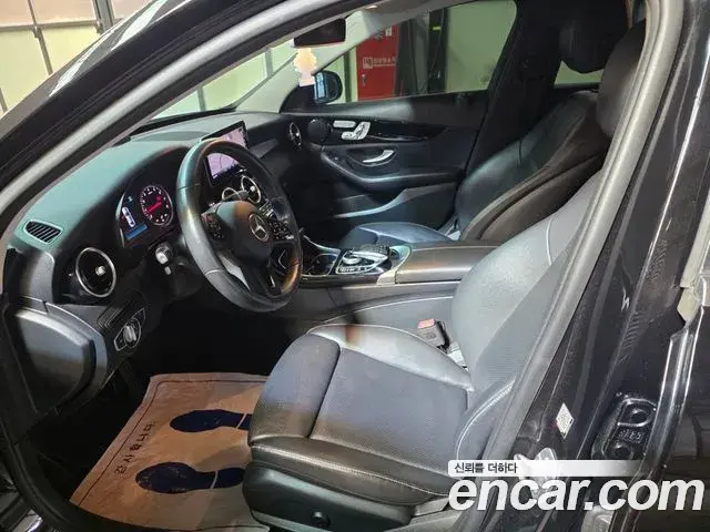 Mercedes-Benz C-Class 2019 — Фото 7/18