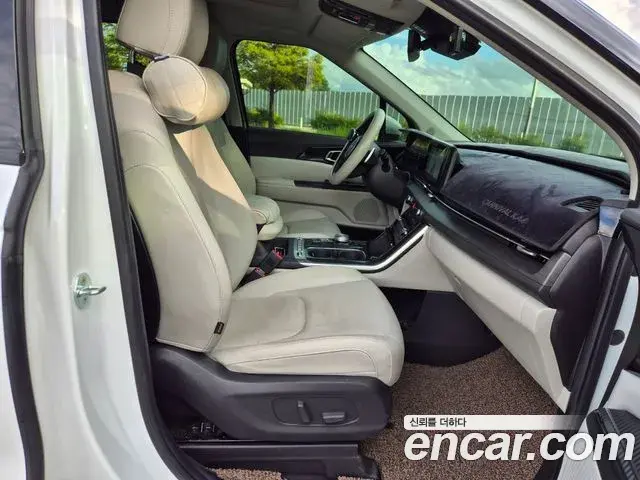 Kia Carnival 2022 — Фото 18/20