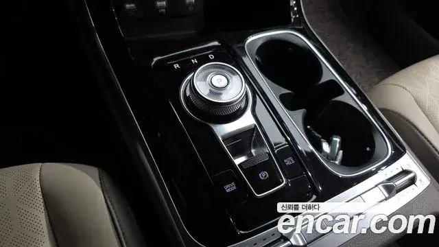Kia Carnival 2023 — Photo 9/20