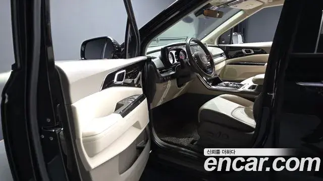 Kia Carnival 2023 — Photo 10/20