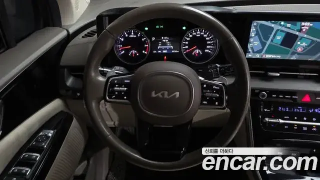 Kia Carnival 2023 — Photo 13/20