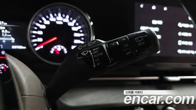 Kia Carnival 2023 — Photo 17/20