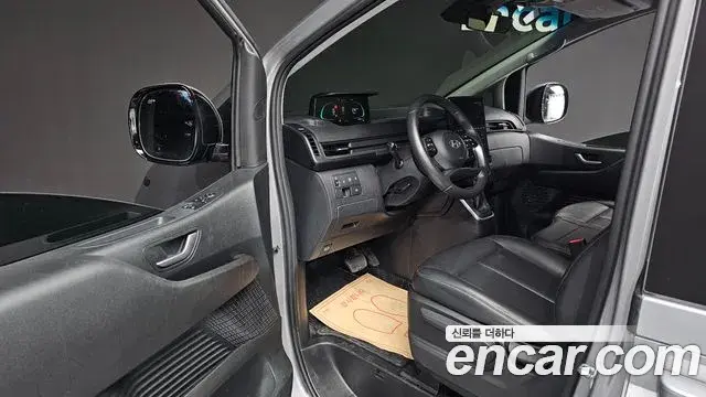 Hyundai Staria 2024 — Фото 10/20