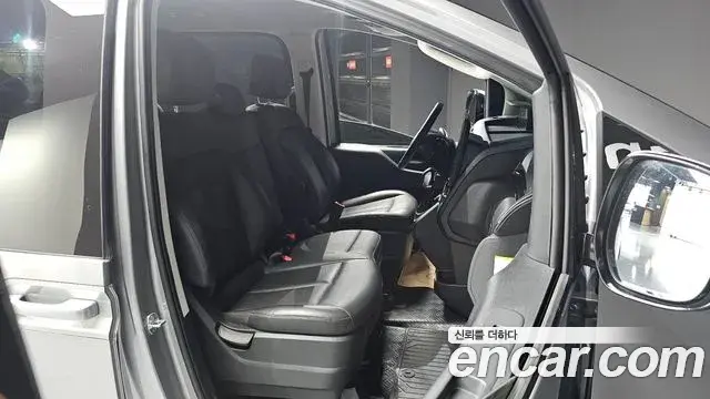 Hyundai Staria 2024 — Фото 17/20