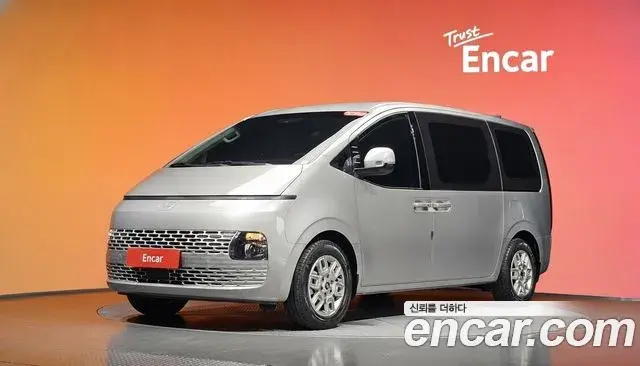 Hyundai Staria 2024 — Фото 1/20