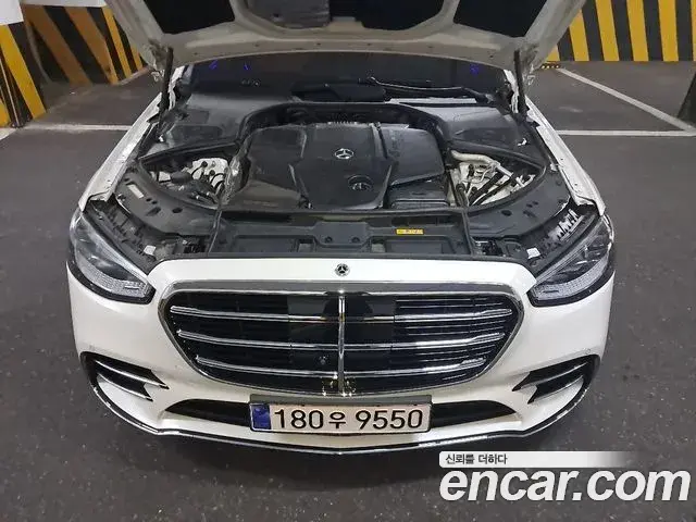 Mercedes-Benz S-Class 2022 — Photo 6/20