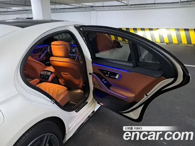Mercedes-Benz S-Class 2022 — Photo 9/20