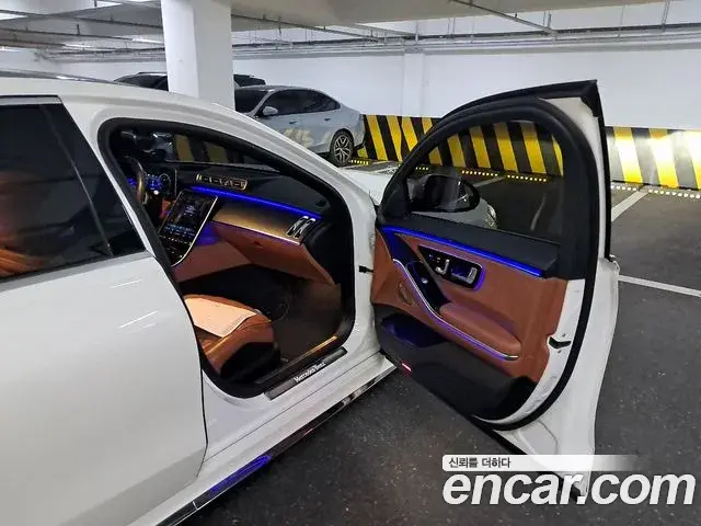 Mercedes-Benz S-Class 2022 — Photo 11/20