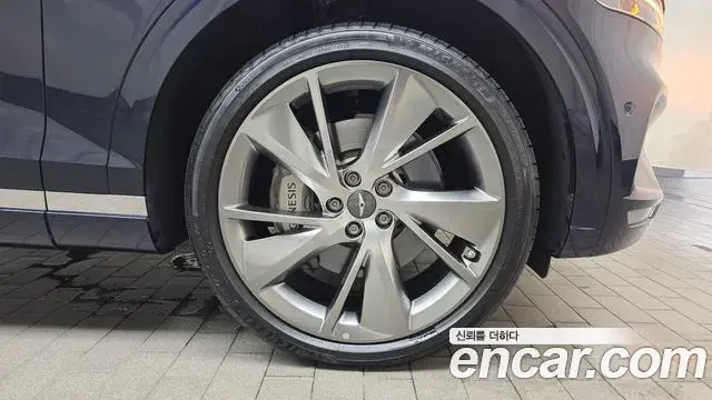 Genesis GV70 2023 — Şəkil 13/36