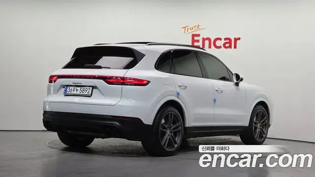 Porsche Cayenne 2019 — Photo 2/20