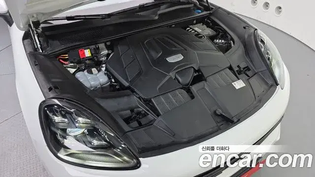 Porsche Cayenne 2019 — Photo 6/20