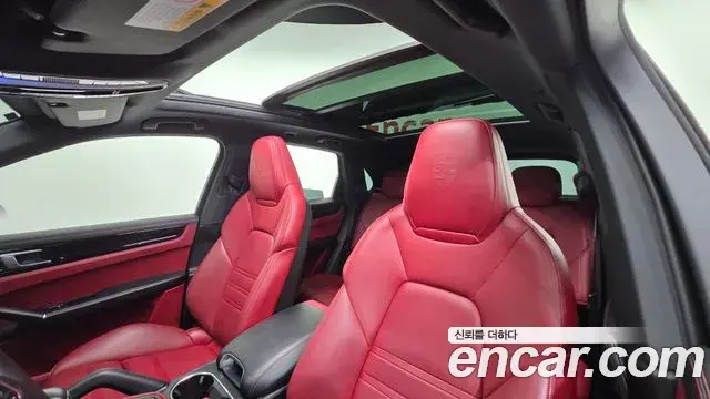 Porsche Cayenne 2019 — Photo 12/20
