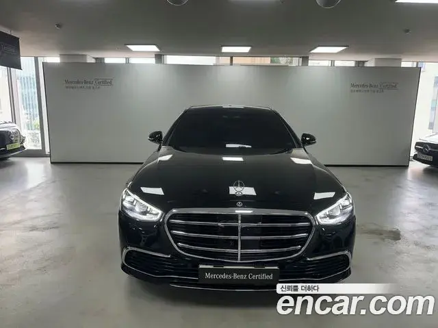 Mercedes-Benz S-Class 2025 — Photo 3/18
