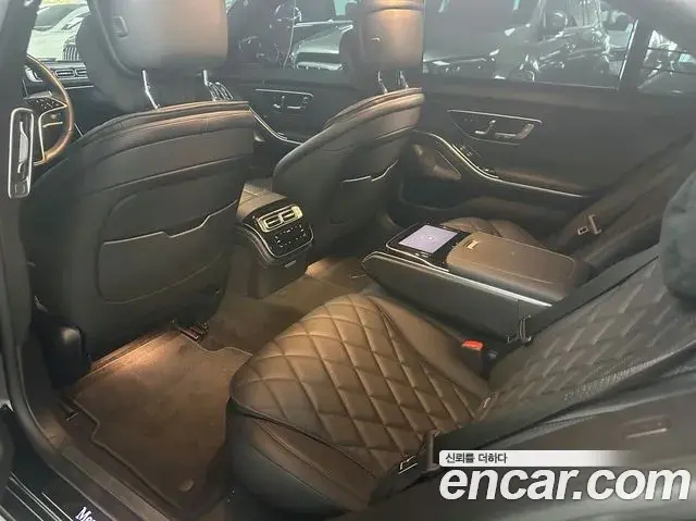 Mercedes-Benz S-Class 2025 — Photo 9/18