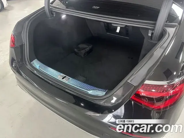 Mercedes-Benz S-Class 2025 — Photo 11/18