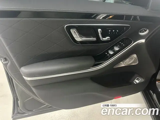 Mercedes-Benz S-Class 2025 — Photo 14/18