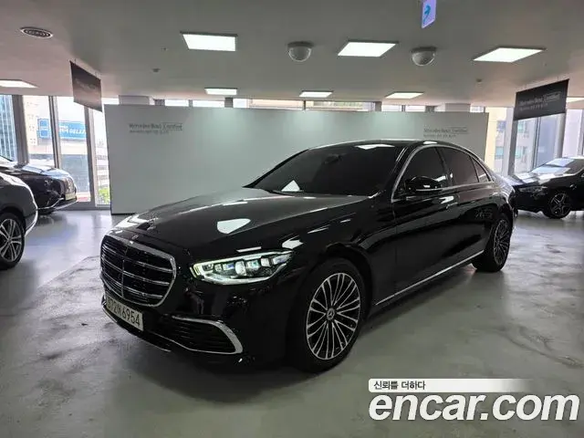 Mercedes-Benz S-Class 2024 — Photo 1/18
