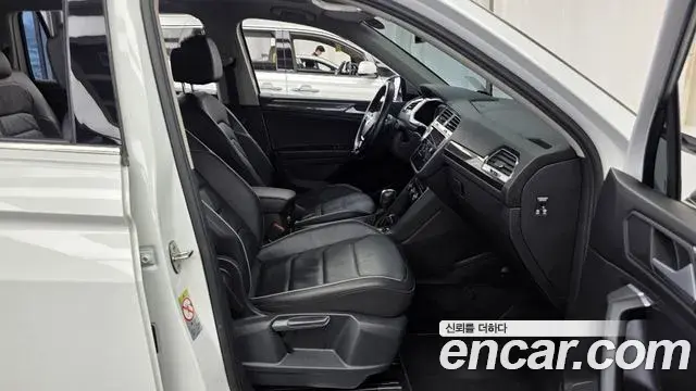 Volkswagen Tiguan Allspace 2020 — Photo 17/20