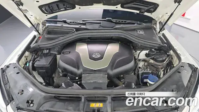 Mercedes-Benz GLE-Class 2018 — Photo 10/20