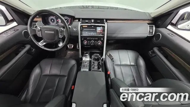 Land Rover Discovery 5 2018 — Photo 7/20