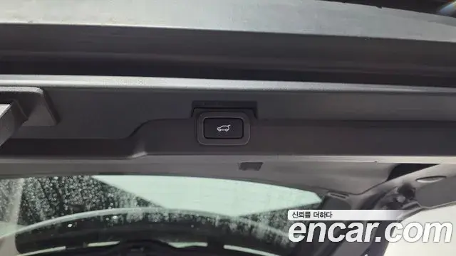 Land Rover Discovery 5 2018 — Photo 19/20
