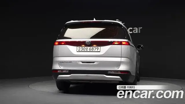Kia Carnival 2021 — Фото 3/20