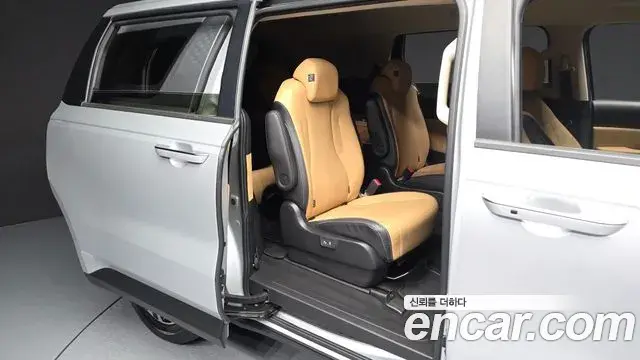Kia Carnival 2021 — Фото 11/20