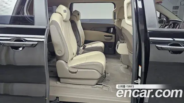Kia Carnival 2022 — Şəkil 11/20