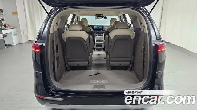 Kia Carnival 2022 — Şəkil 15/20