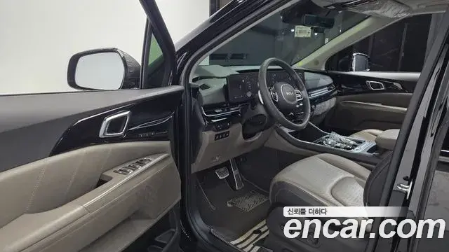 Kia Carnival 2023 — Photo 10/20