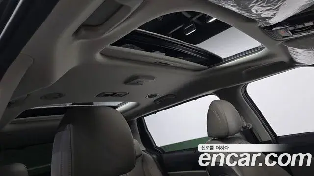 Kia Carnival 2023 — Photo 19/20