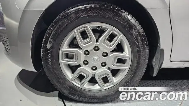 Hyundai Staria 2021 — Photo 5/20