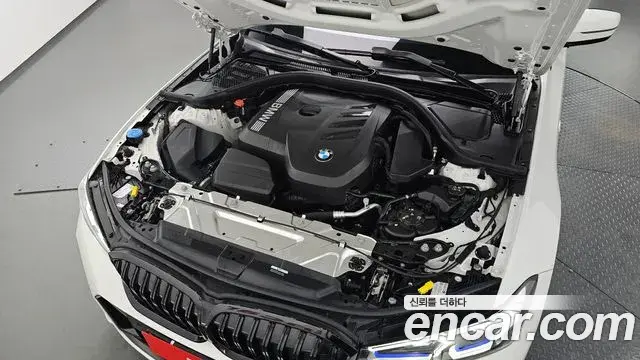 BMW 3 Series 2025 — Photo 6/20