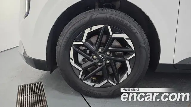 Kia Carnival 2024 — Photo 5/20